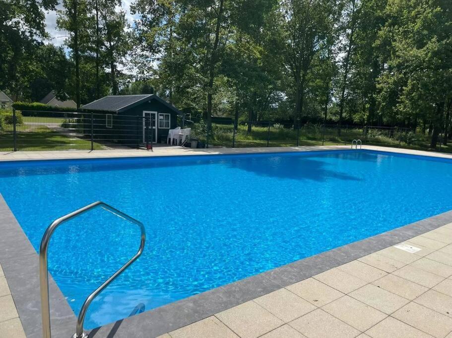 Vrijstaande Recreatiebungalow Met Slaapvide Posterholt Eksteriør bilde