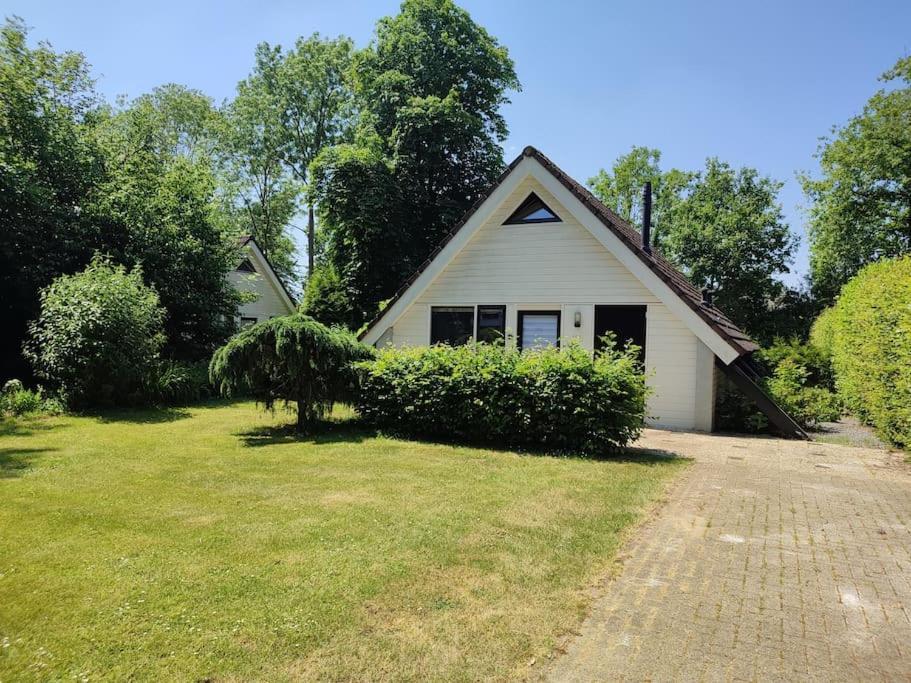 Vrijstaande Recreatiebungalow Met Slaapvide Posterholt Eksteriør bilde