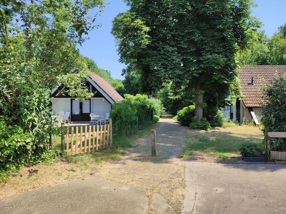 Vrijstaande Recreatiebungalow Met Slaapvide Posterholt Eksteriør bilde